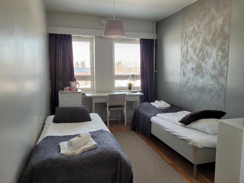 Twin Room image 3