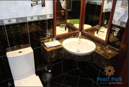 Deluxe Family Suite image 4