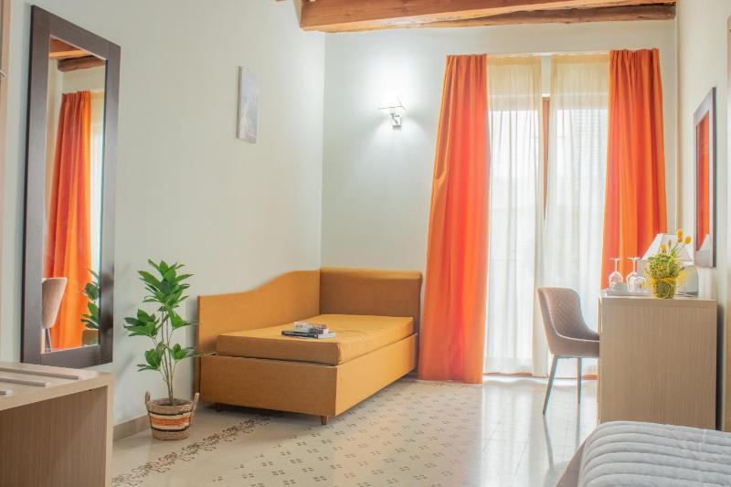 Triple Room image 3