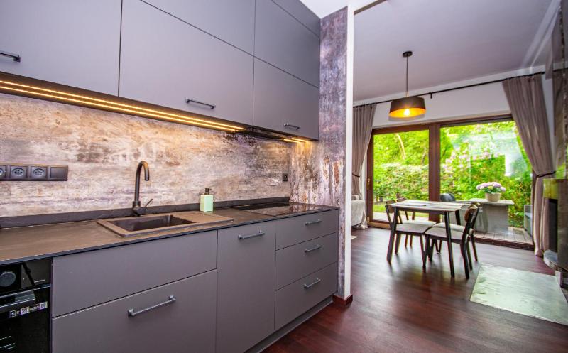 Two-Bedroom Apartment with garden and terrace - Krowoderska 66 image 3