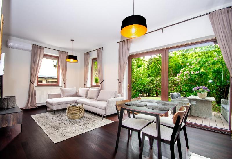 Two-Bedroom Apartment with garden and terrace - Krowoderska 66 image 1