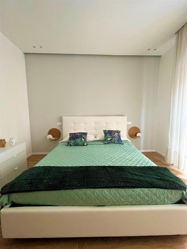 wood & white home - image 1