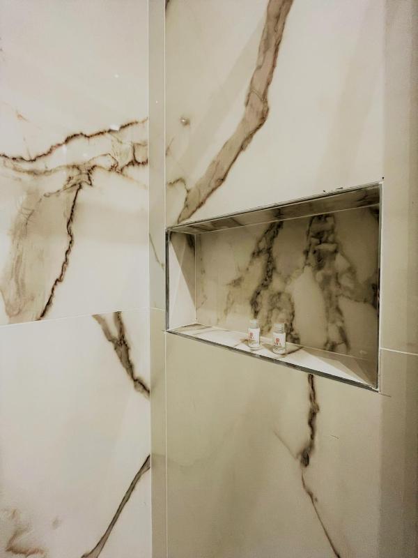 wood & white home - image 12