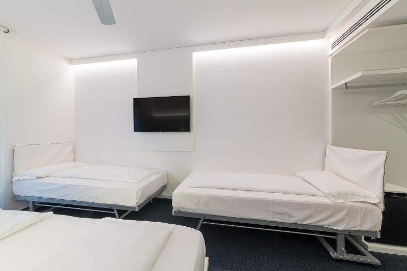 Double or Twin Room with Extra Bed image 4