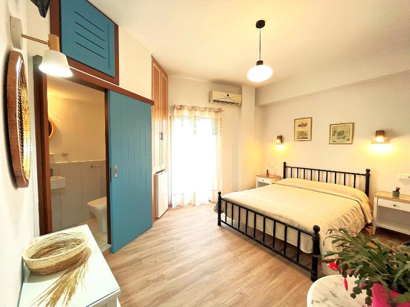 Triple Room with City View image 3