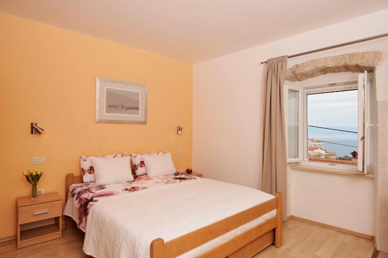 Studio Apartment with Sea View image 1