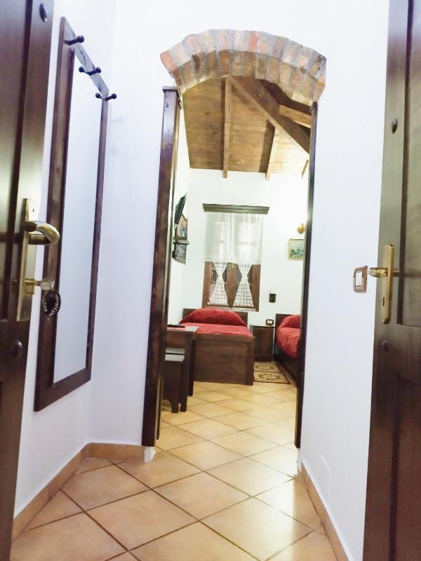 Twin Room image 3