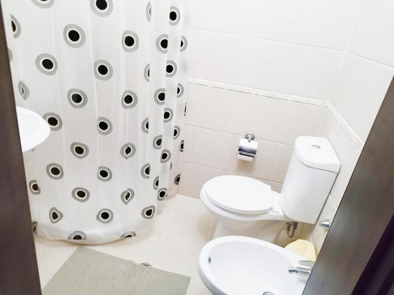 Basic Triple Room image 3