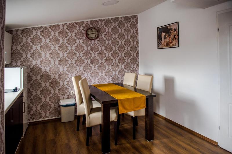 One-Bedroom Apartment image 4