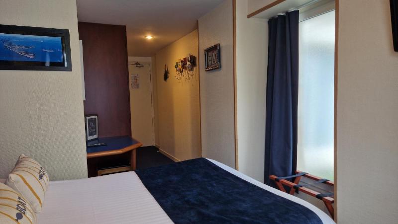 Double Room image 4