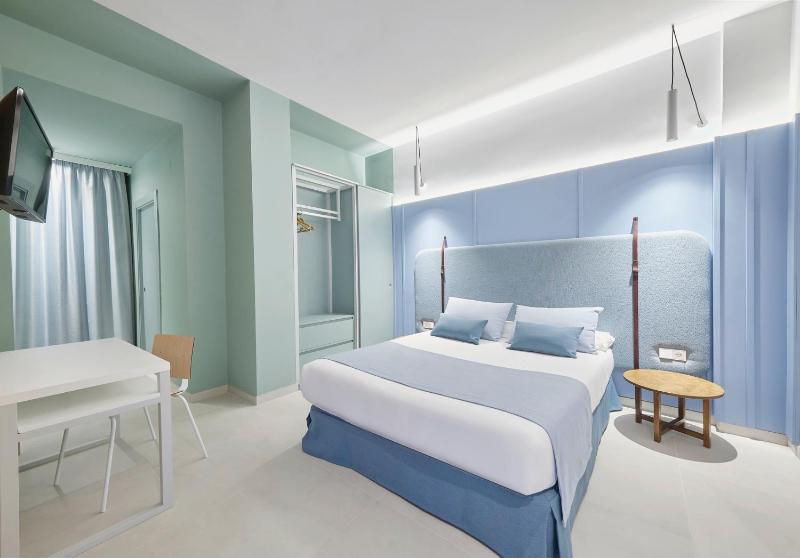 Standard Double or Twin Room image 1