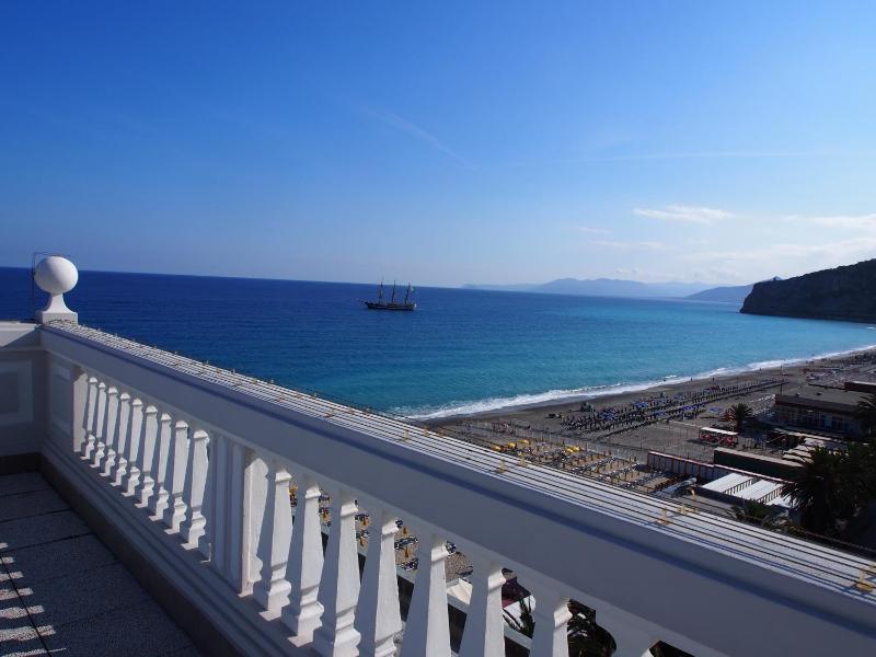 Lido Resort - image 17