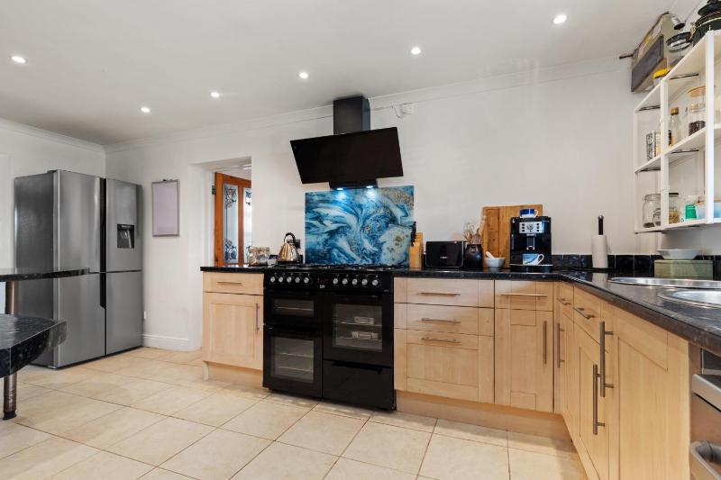 Woodfield House - Beautiful Tenby Cottage - image 2