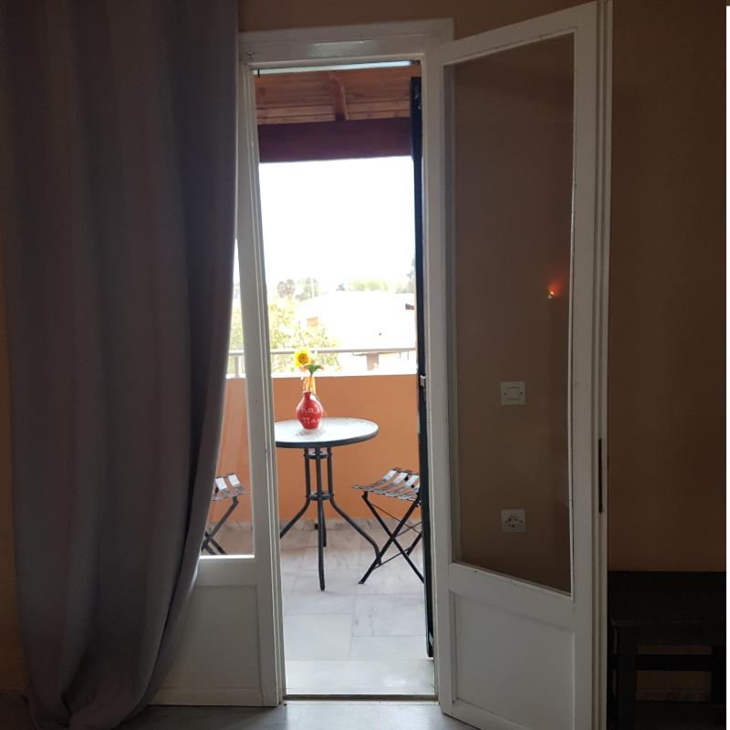 Double Room with Balcony image 4