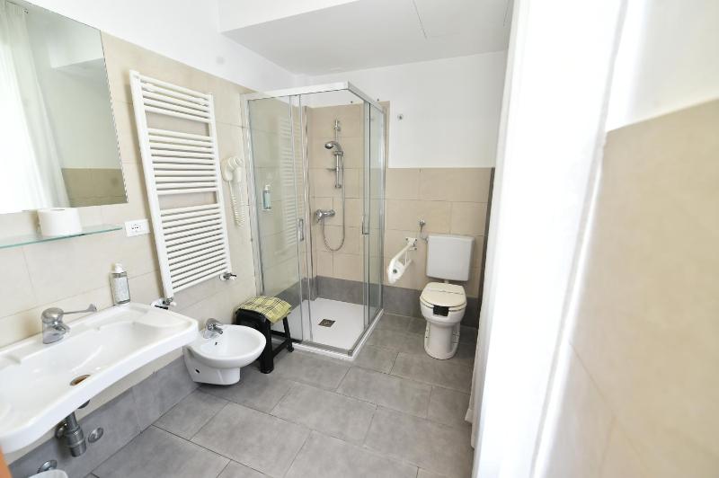 Hotel Okinawa - image 5