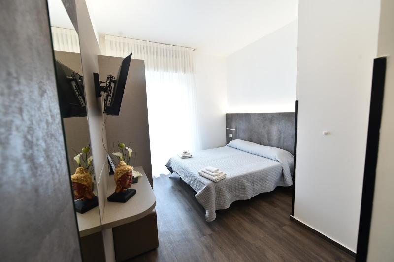 Superior Double Room image 4