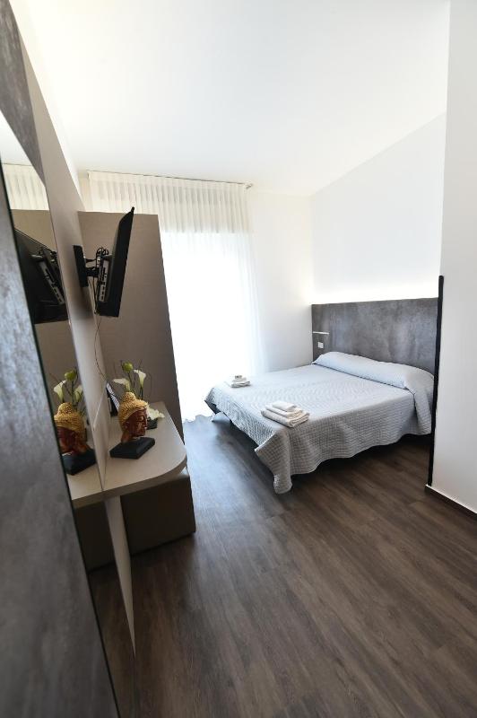 Superior Double Room image 2