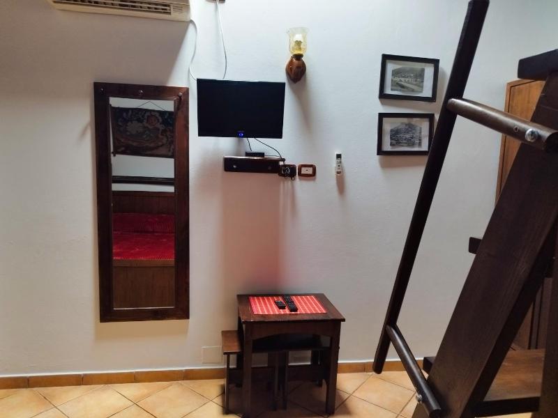 Family Room image 4