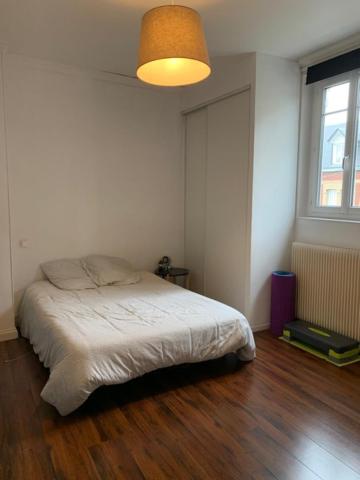 One-Bedroom Apartment image 1