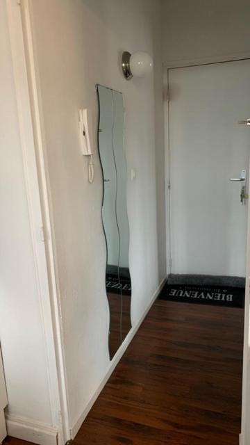 One-Bedroom Apartment image 2