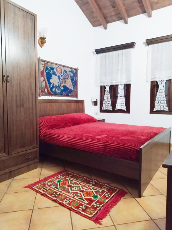 Double Room image 3