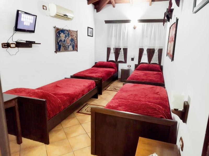 Quadruple Room with Bathroom image 1