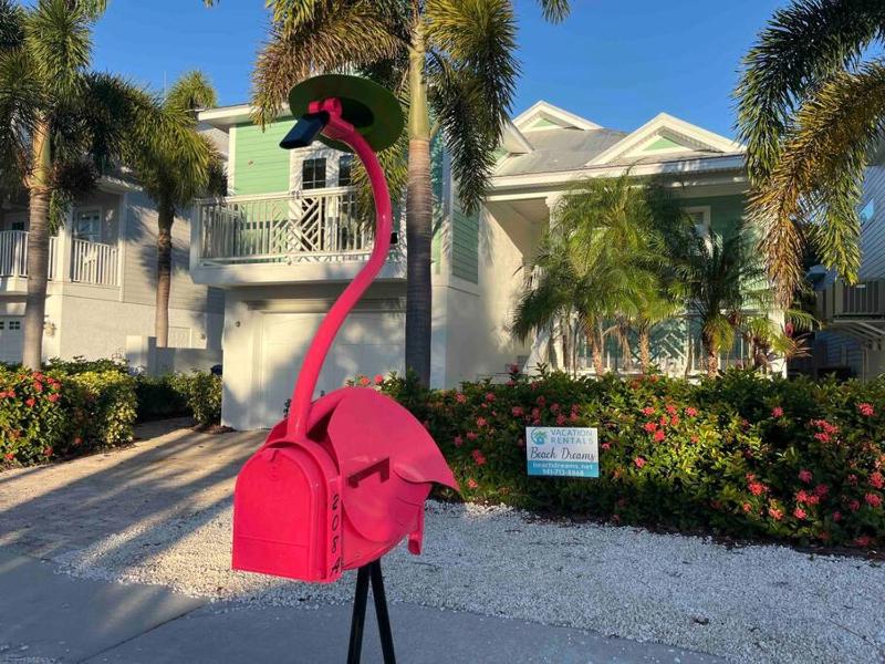 Sea Glass Vacation Home - image 16