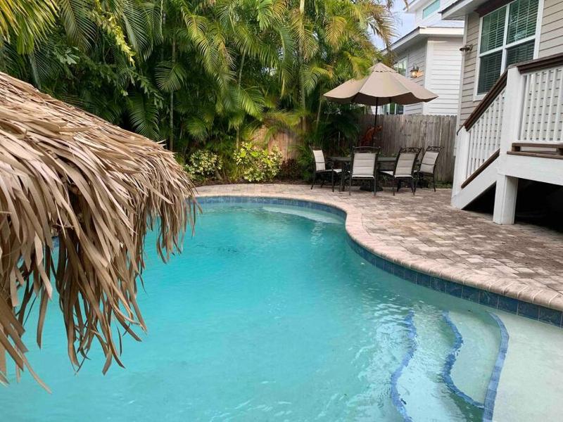 Sea Glass Vacation Home - image 17
