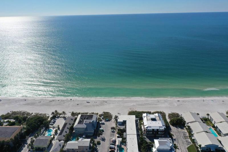 Sea Glass Vacation Home - image 7