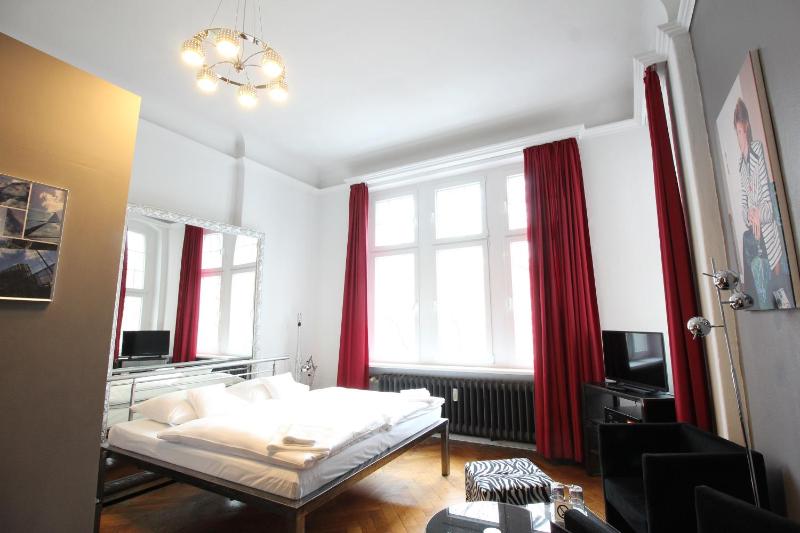 Superior Double Room image 4