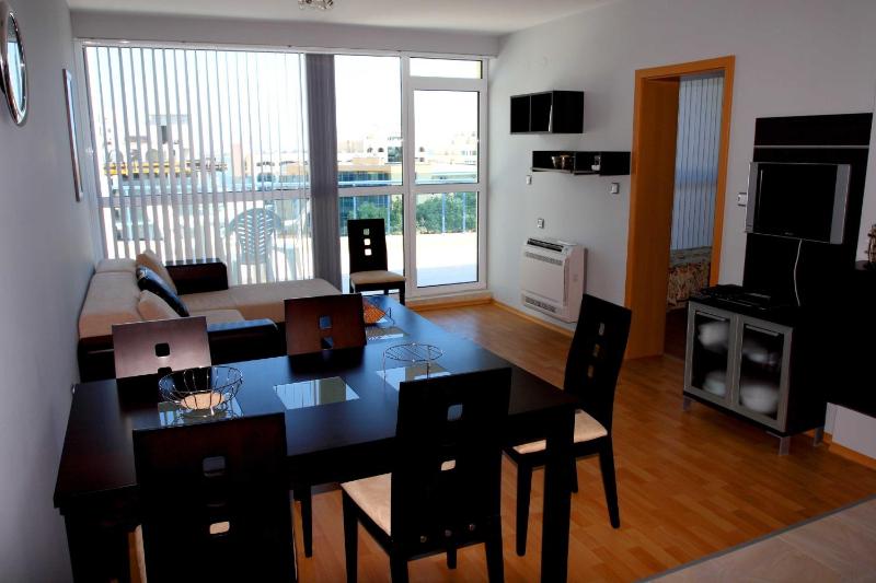 Two-Bedroom Apartment (4 Adults + 2 Children) image 2