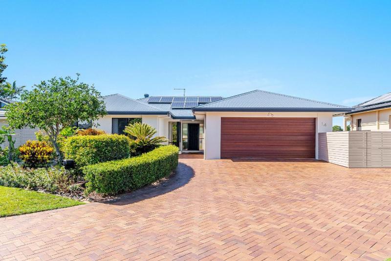 Dolphin Waters - Waterfront Delight with Private Pontoon - Holiday Yamba - image 16