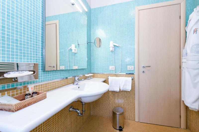 Standard Double or Twin Room image 1