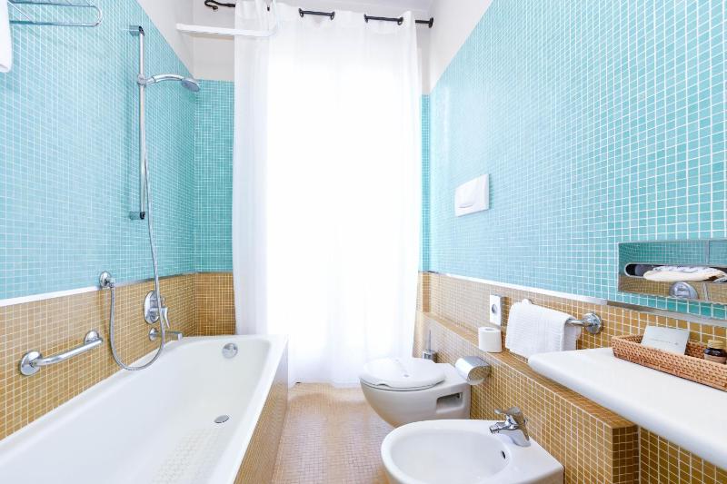 Standard Double or Twin Room image 3