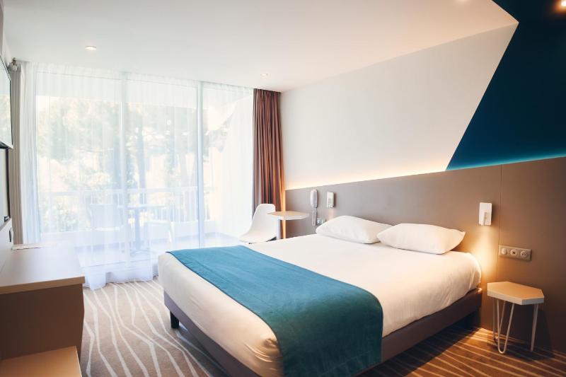 Double Room image 2