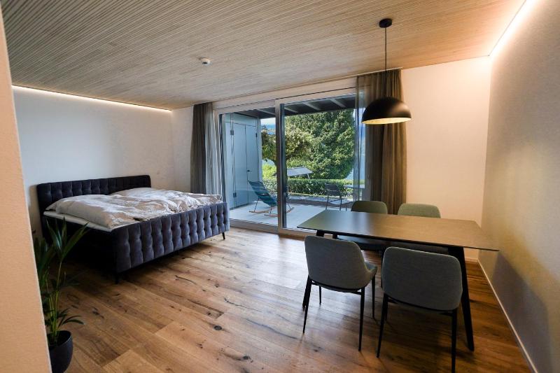 Studio with Garden View image 3