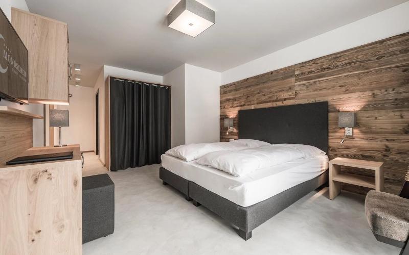 Superior Family Room image 1