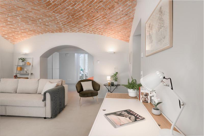 Exklusiv: Historisches Apartment mit Deckengewölbe - image 2