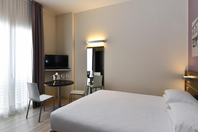 Hotel Vienna - image 7