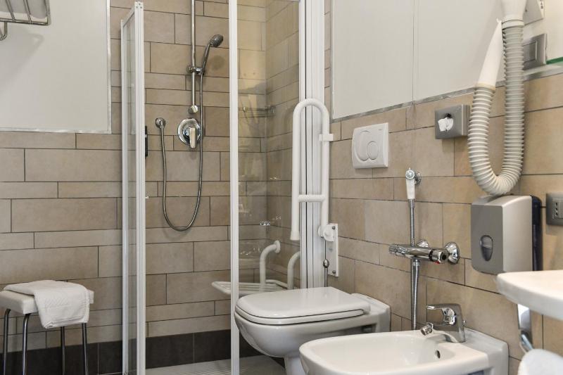 Hotel Vienna - image 11