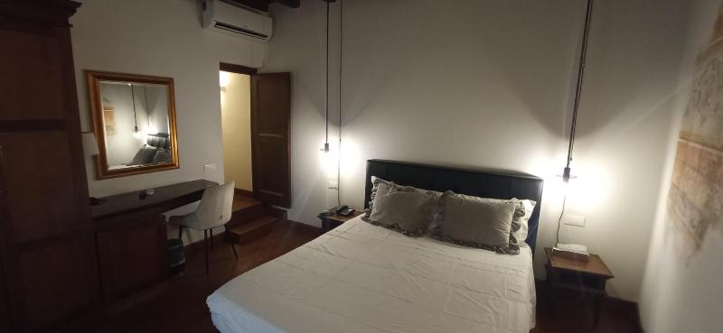 Deluxe Double Room image 4