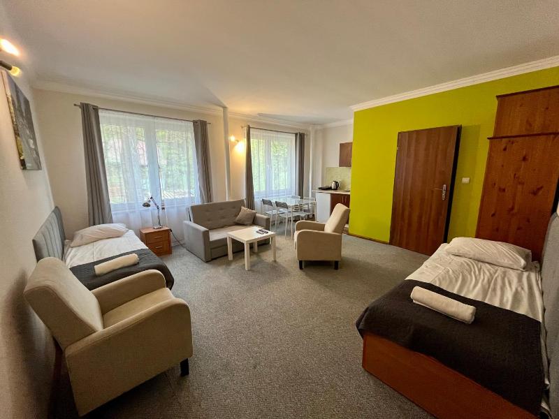 Quadruple Room with Garden View image 1