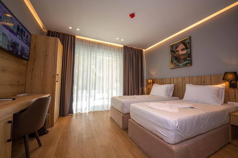 Azure Inn Hotel - image 11