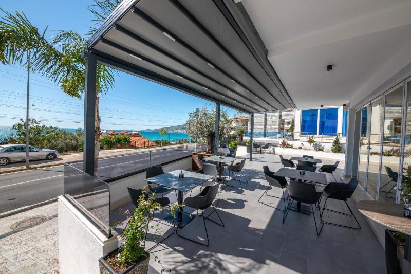 Azure Inn Hotel - image 3