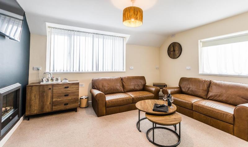 Three-Bedroom Suite (6 Adults) image 3