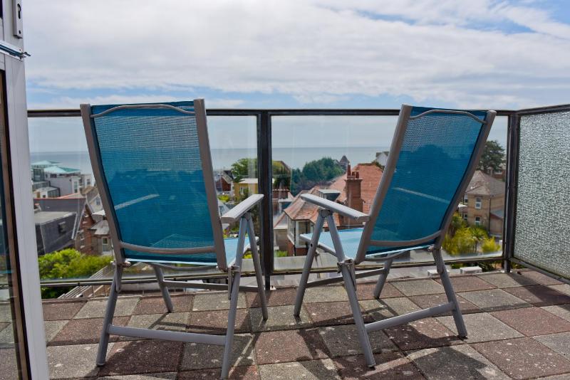 Double Room with Balcony and Sea View image 1
