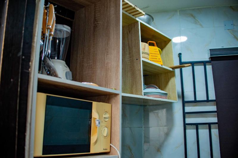 Stylish 1-Bed-Apt With 24hrs Power + Fast Wi-Fi - image 13