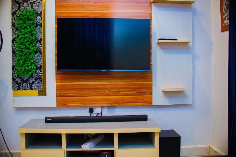 Stylish 1-Bed-Apt With 24hrs Power + Fast Wi-Fi - image 7