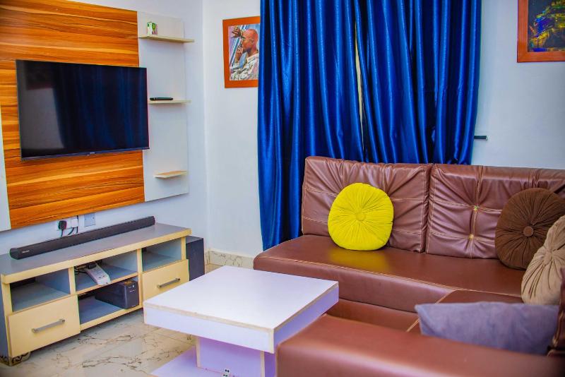 Stylish 1-Bed-Apt With 24hrs Power + Fast Wi-Fi - image 1