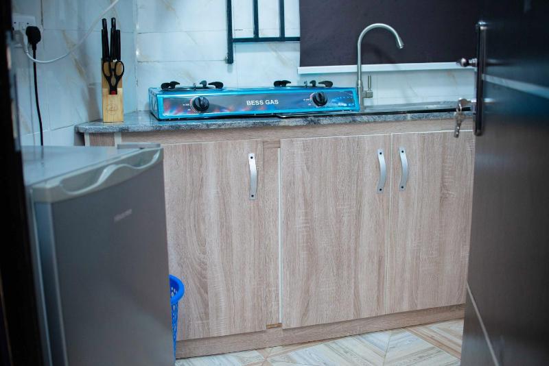 Stylish 1-Bed-Apt With 24hrs Power + Fast Wi-Fi - image 5